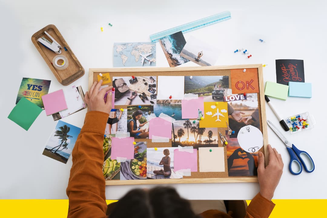 Cómo crear un visión board y lograr tus objetivos este 2025