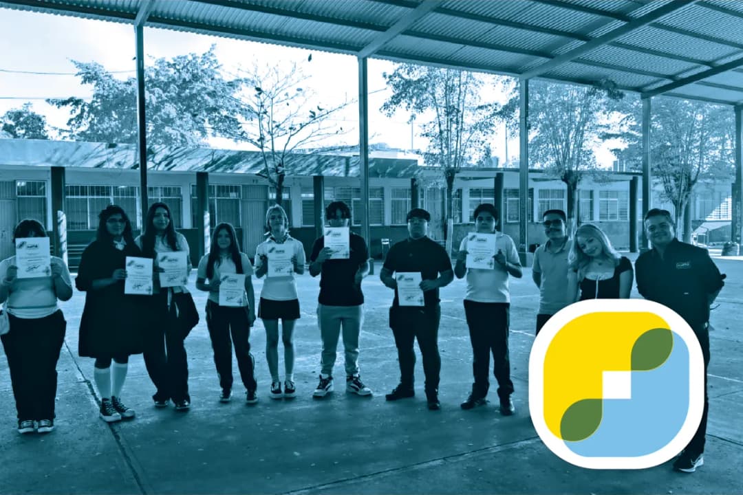 Iluminando el camino: Jóvenes crean un espacio de valores y un rally que inspiran la paz